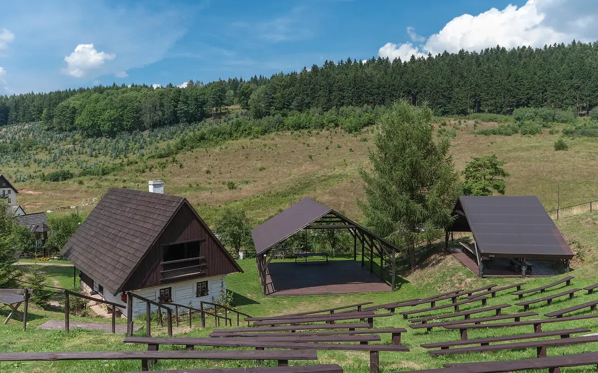 Zabudowa skansenu w Pstrążnej koło Kudowy-Zdroju