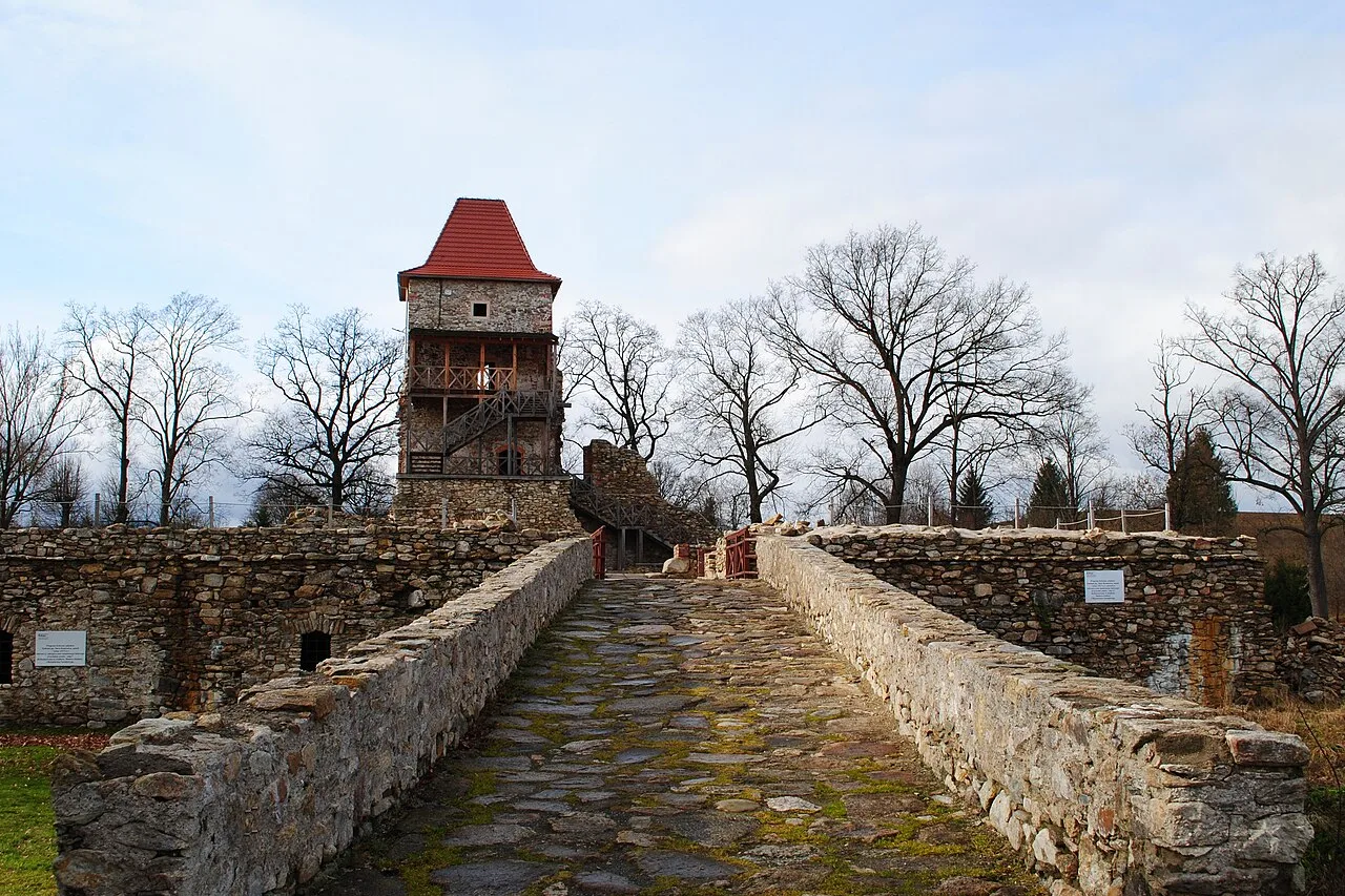 Zamek w Starej Kamienicy
