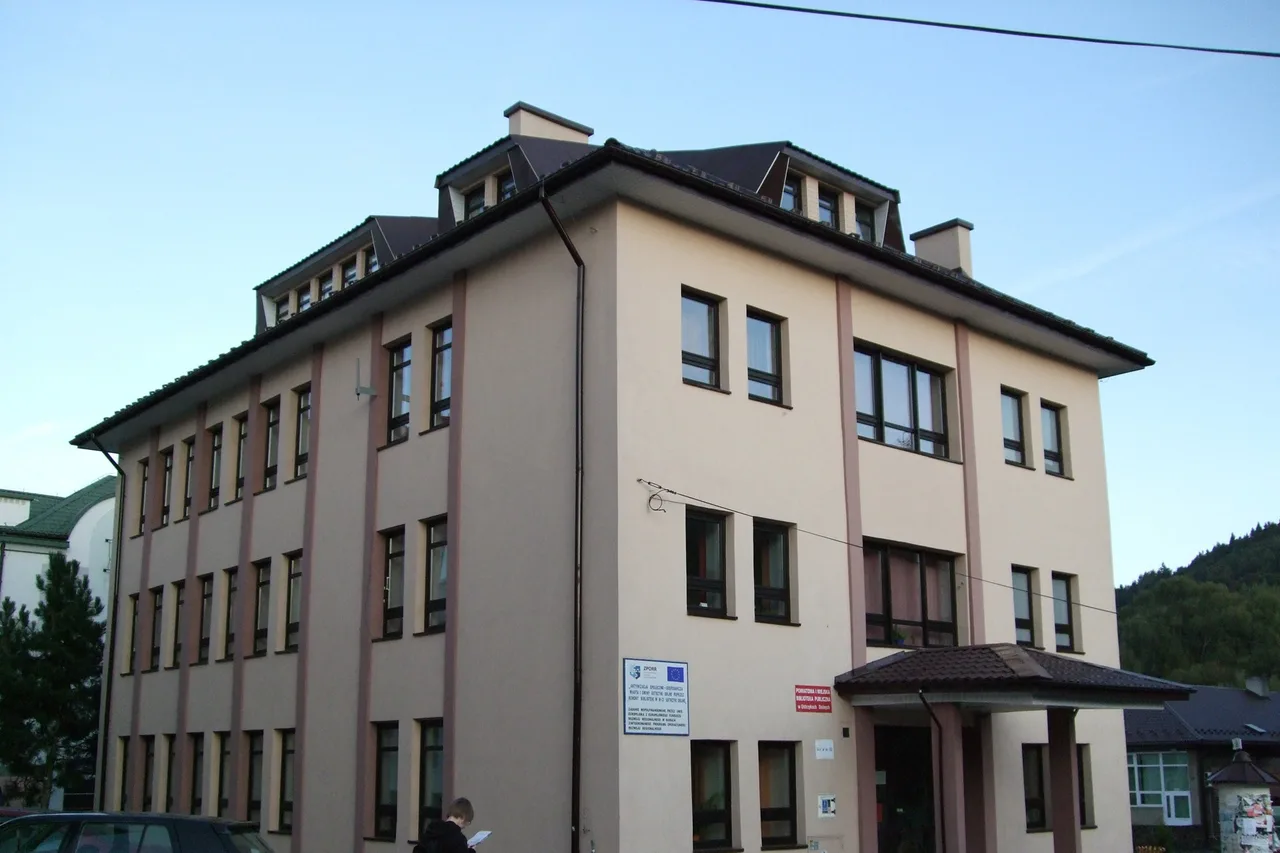Dawna synagoga w Ustrzykach Dolnych