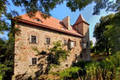 Dwór Czarne